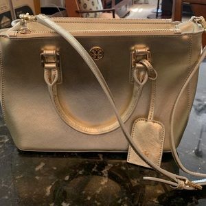 Gorgeous Tory Burch Micro Robinson Tote